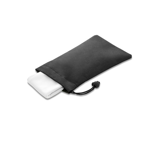 Serviette de sport rafraichissante en polyester recyclé (100% rPET) avec pochette en non-tissé